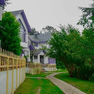 3* Resort Oakwood Hamlet
