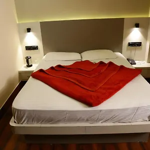 4* Hotel Aangan Regency